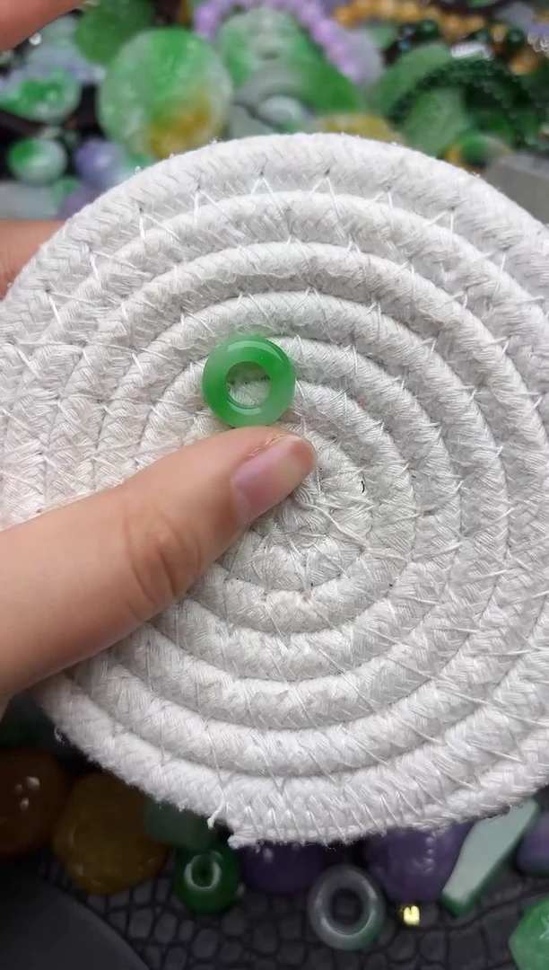 颈饰未镶嵌翡翠缅甸翡翠吊坠