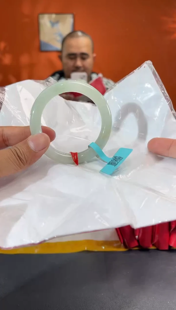 未镶嵌手镯翡翠7        圈口54