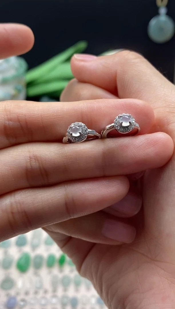 【闪购商品】翡翠耳饰银S925镶嵌翡翠白冰蛋面耳饰