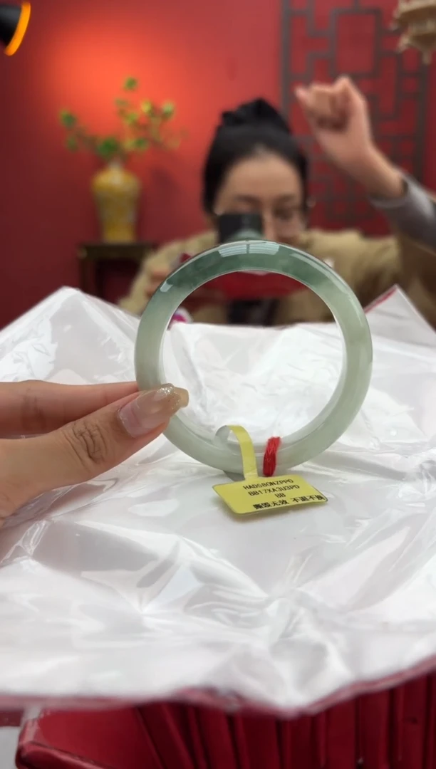 未镶嵌手镯翡翠翡翠手镯1