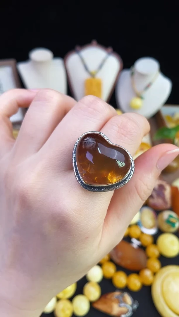 琥珀未镶嵌珠宝奇石柒月