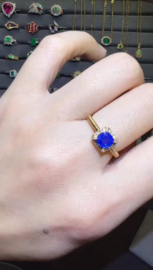 戒指蓝宝石18K金镶嵌1.03ct