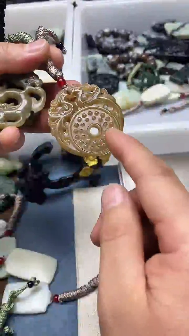 吊坠(不含链)未镶嵌和田玉1