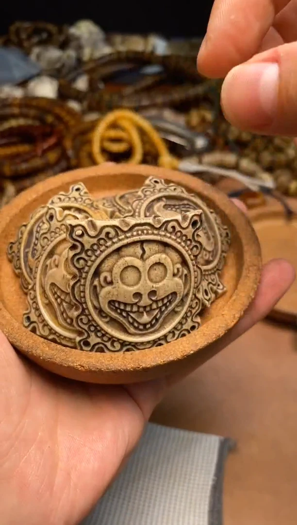 其他牛骨法衣片 尸驼林p779