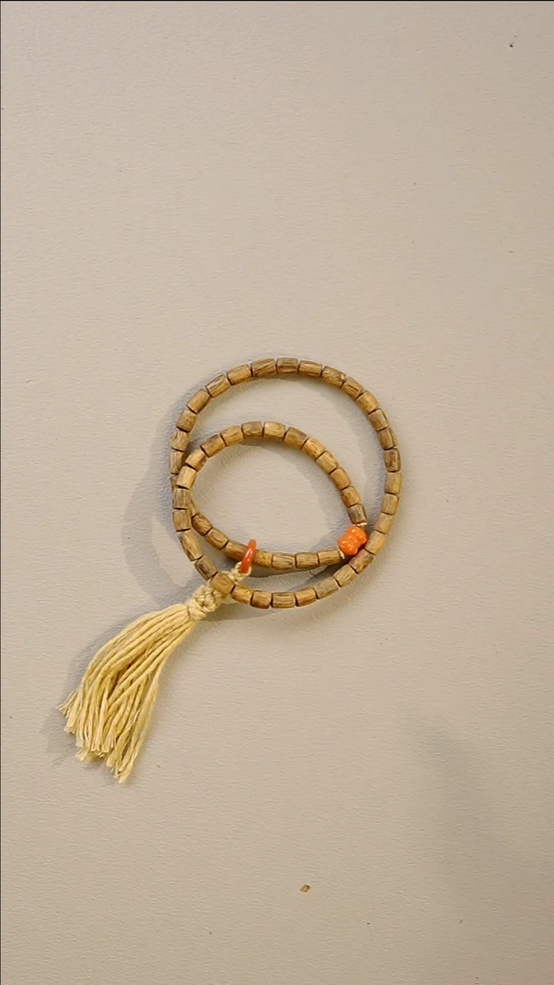 沉香手串莺歌绿棋楠随型桶珠双圈设计款