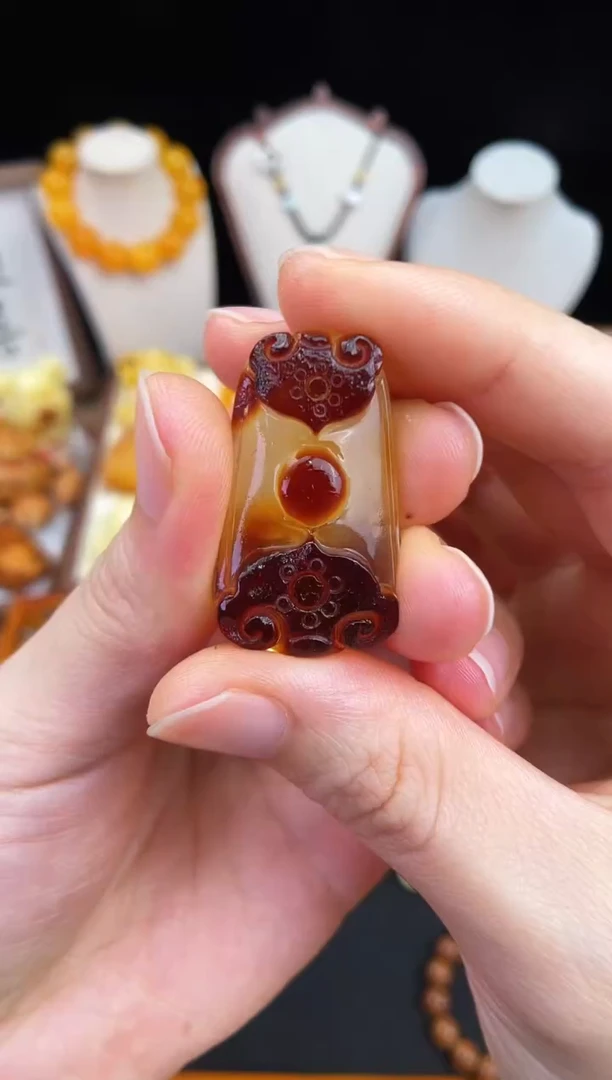 琥珀未镶嵌珠宝奇石柒月