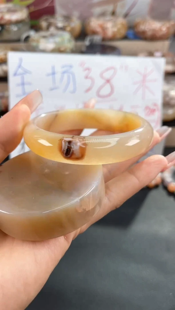 手镯玛瑙/玉髓未镶嵌64（默认有天然特征 不退不换）赠品镯心