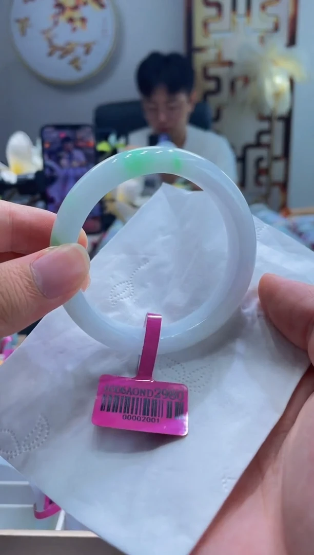 翡翠手镯未镶嵌214手镯56