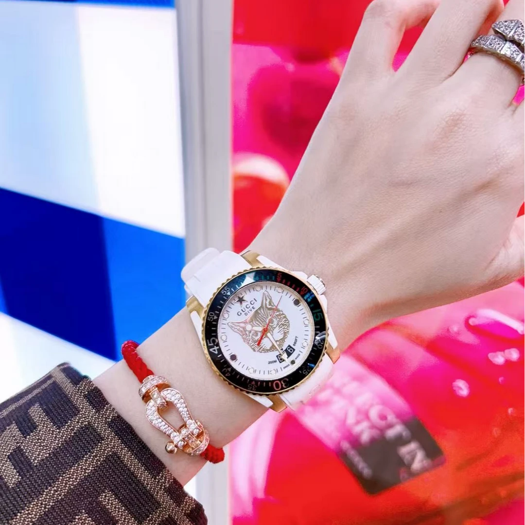 GUCCI/古驰YA136322 Dive系列 石英机芯  橡胶表带  腕表