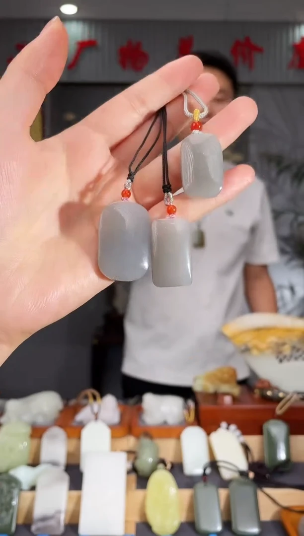 和田玉未镶嵌颈饰拍一发一 多样性发货