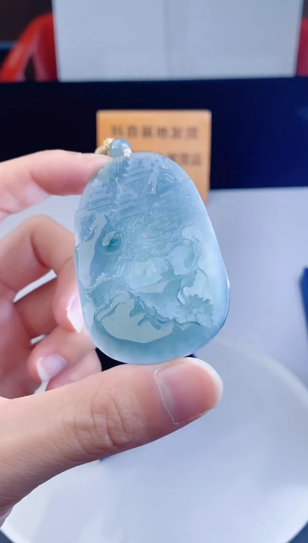 颈饰未镶嵌翡翠