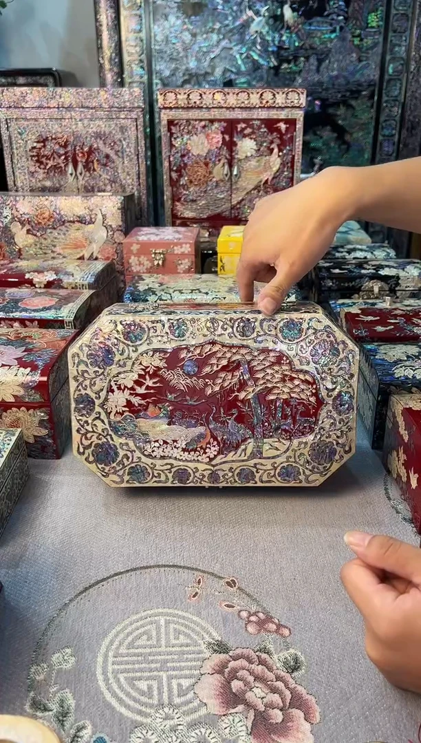 绒布底弘贝雅螺钿漆器文化馆