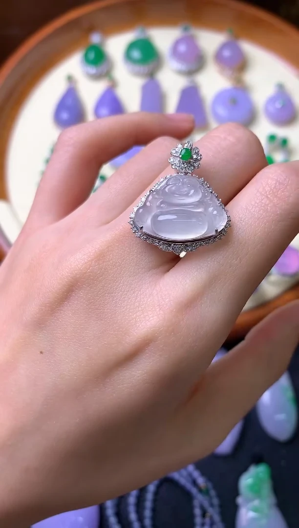 【闪购商品】翡翠吊坠(赠链)18K金镶嵌吊坠