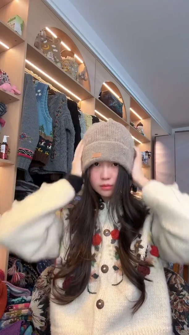 羊毛奶茶色冷帽