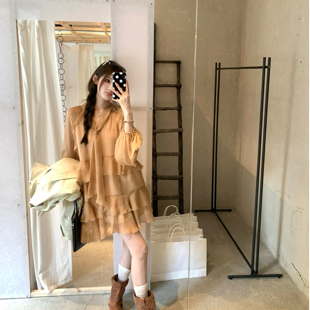 aaaaxbbb 世贸新贵 皱皱肌理慵懒风连衣裙小众设计感显瘦短裙女秋