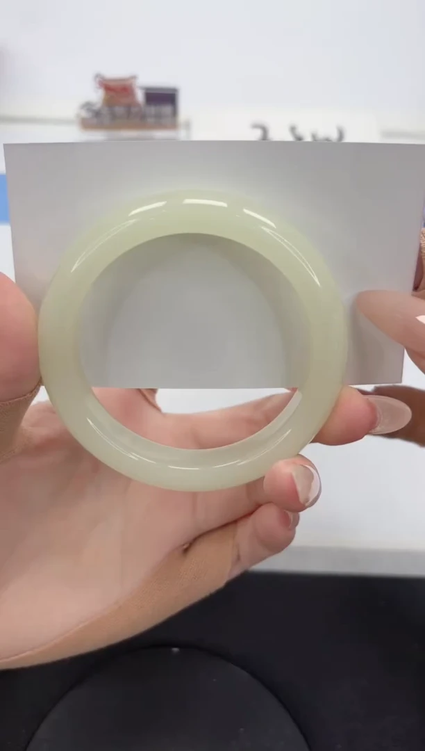 【闪购商品】石英质玉手镯未镶嵌A90-57.6