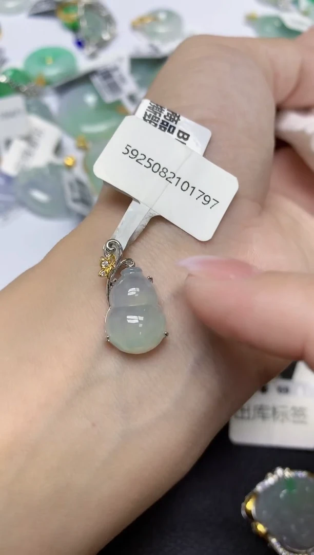 颈饰未镶嵌翡翠天然缅甸翡翠A货多样性发一件
