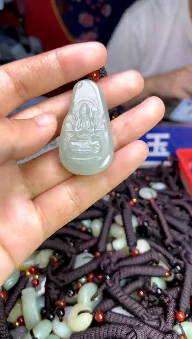 未镶嵌和田玉挂件1