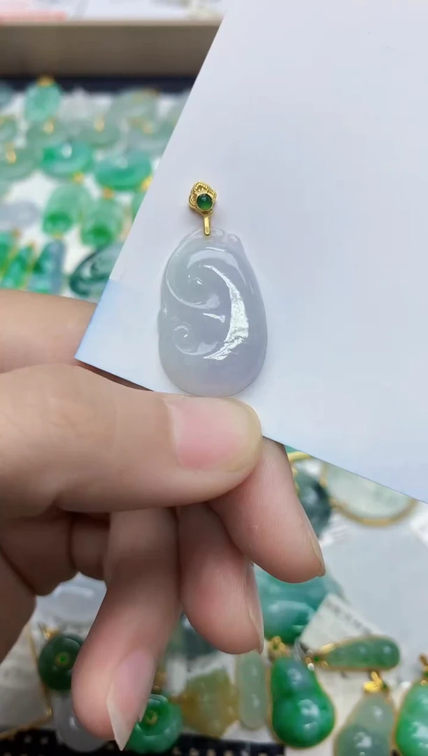 翡翠未镶嵌颈饰天然缅甸A货翡翠