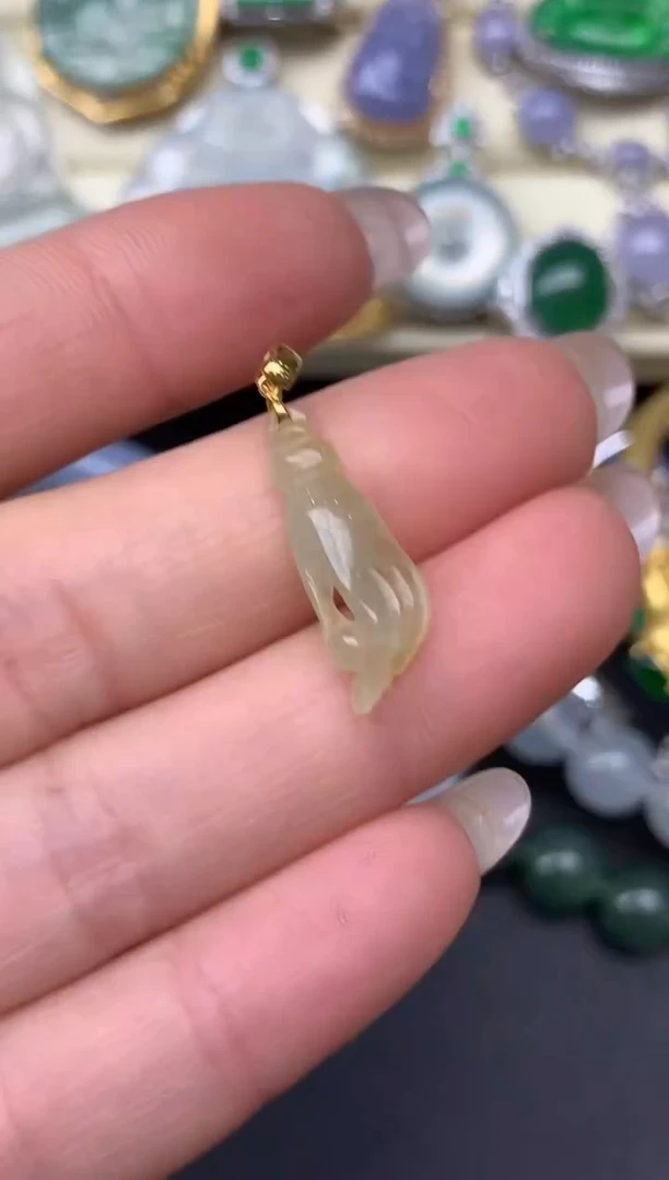 翡翠18K金镶嵌颈饰42-雪姐翡翠天天见