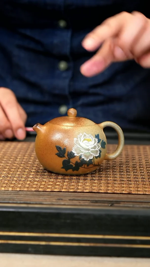 茶壶紫砂42《牡丹西施》柴烧