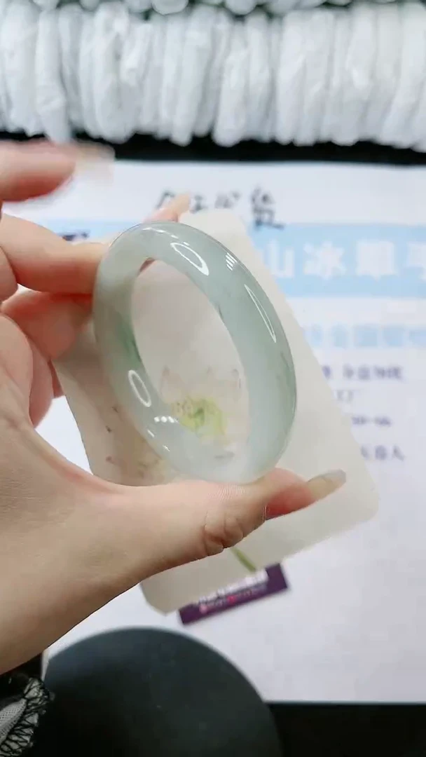 【闪购商品】石英质玉手镯未镶嵌多样性发货P53