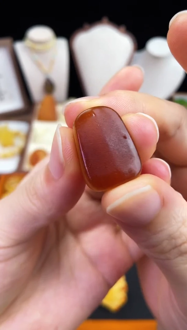 琥珀未镶嵌珠宝奇石柒月