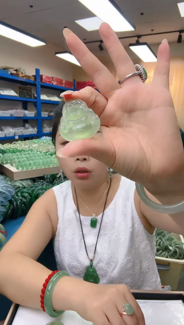 合金蛇纹石玉颈饰佛公