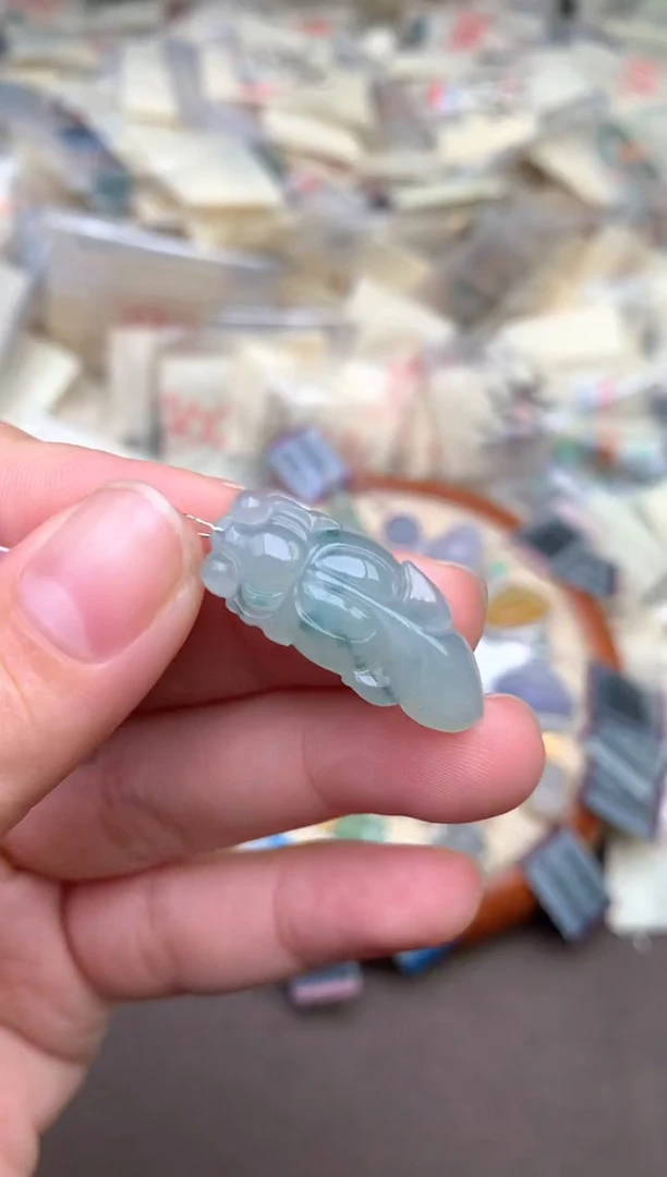 未镶嵌挂件翡翠  —