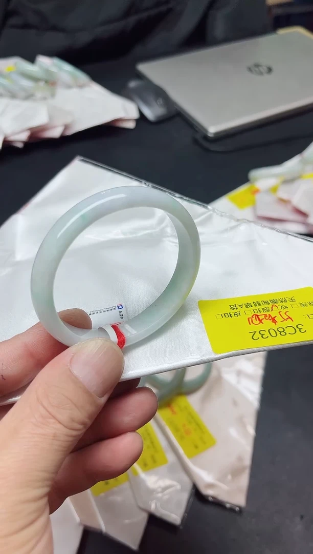 【闪购商品】翡翠手镯未镶嵌55贵/0000