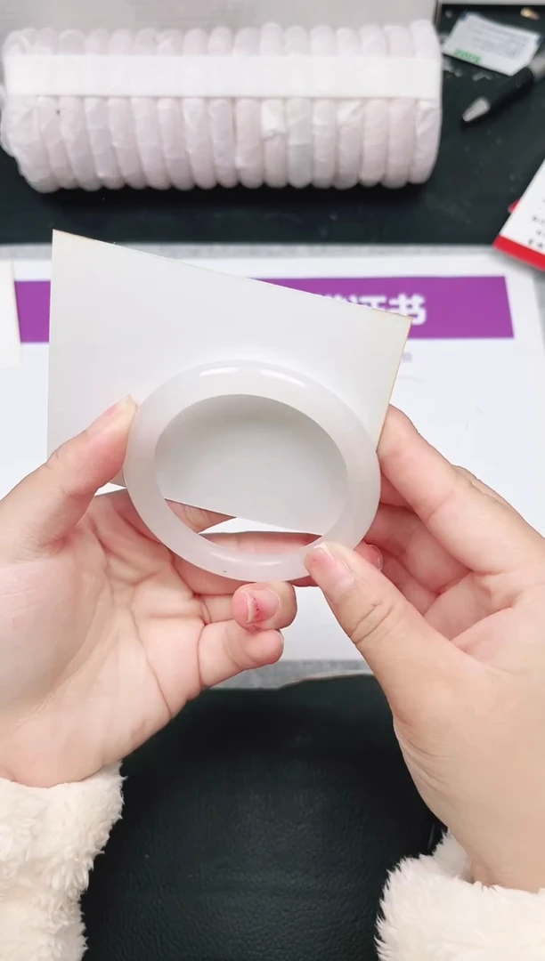 未镶嵌手镯石英质玉147-52