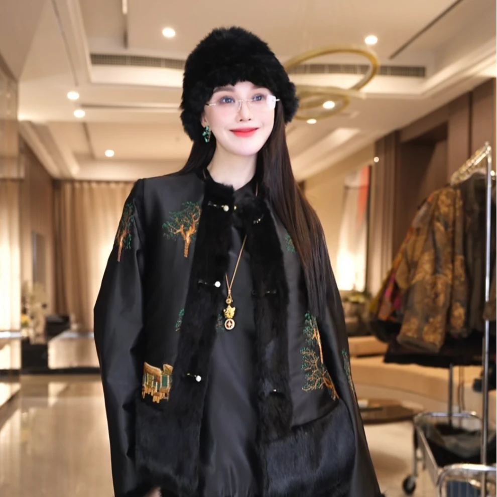 飞儿【山水林庭】2025早秋新款双穿獭兔毛拼接马夹