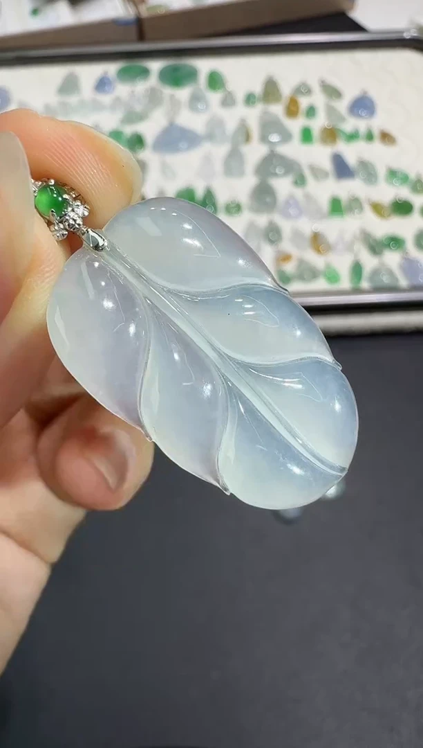 颈饰18K金镶嵌翡翠X1102-1501-70