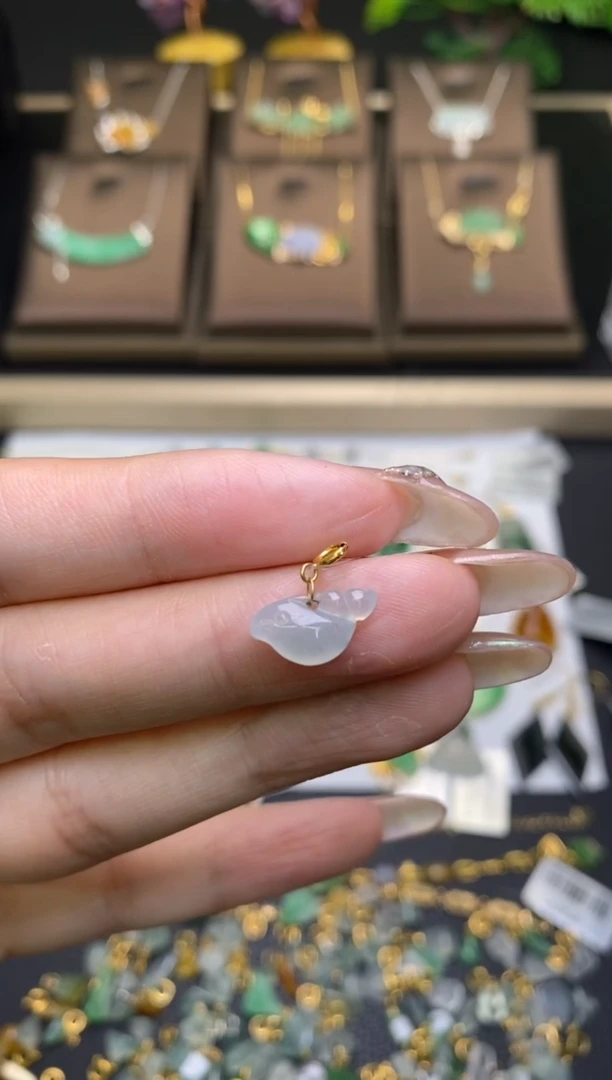 翡翠18K金镶嵌颈饰净货39719