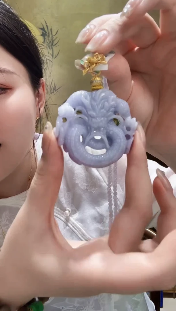颈饰未镶嵌翡翠吊坠
