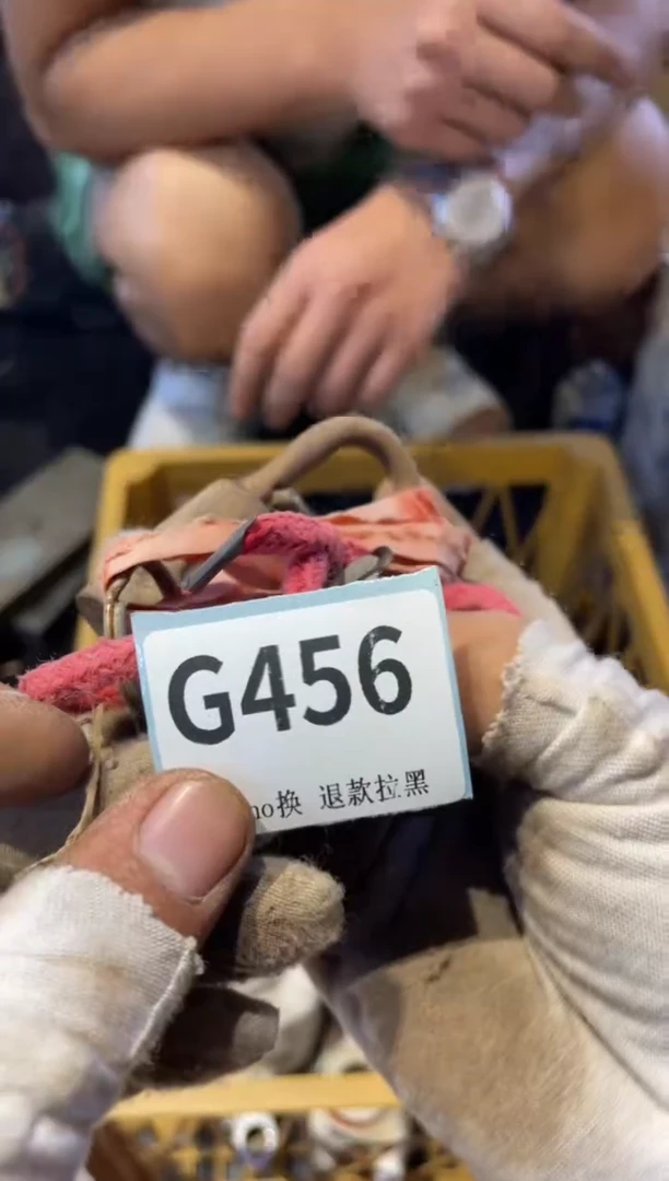 瓷片视****彩表弟直播链接火爆火爆