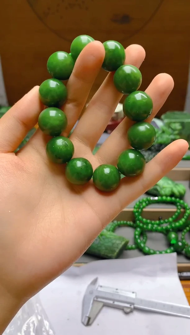 手串未镶嵌和田玉（碧玉）1