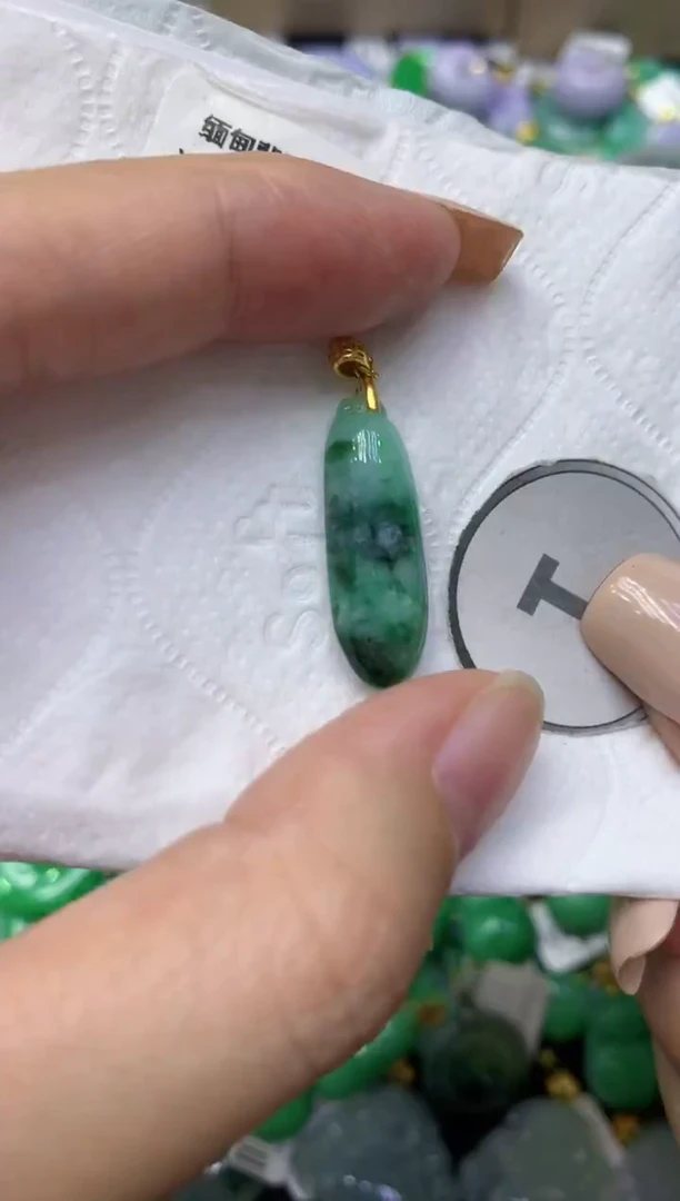 颈饰未镶嵌翡翠天然缅甸翡翠A货