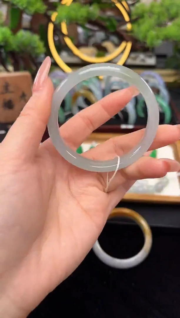 未镶嵌手镯翡翠手镯