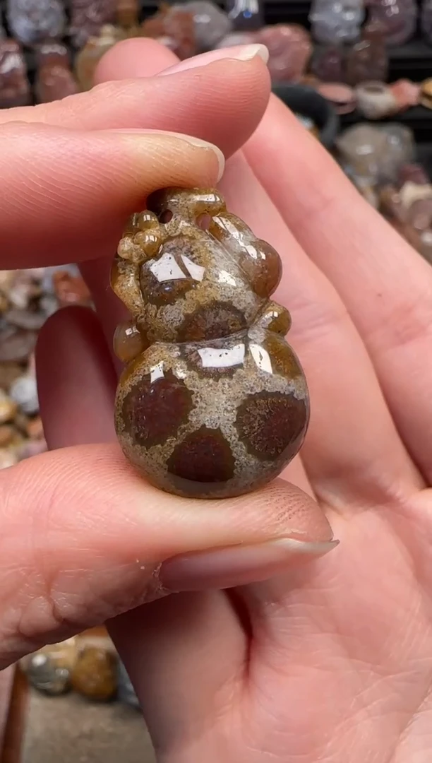 颈饰未镶嵌硅化珊瑚（珊瑚玉）129