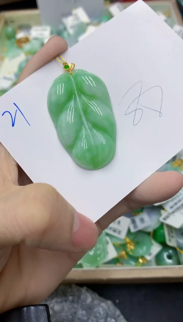 翡翠未镶嵌颈饰1111111