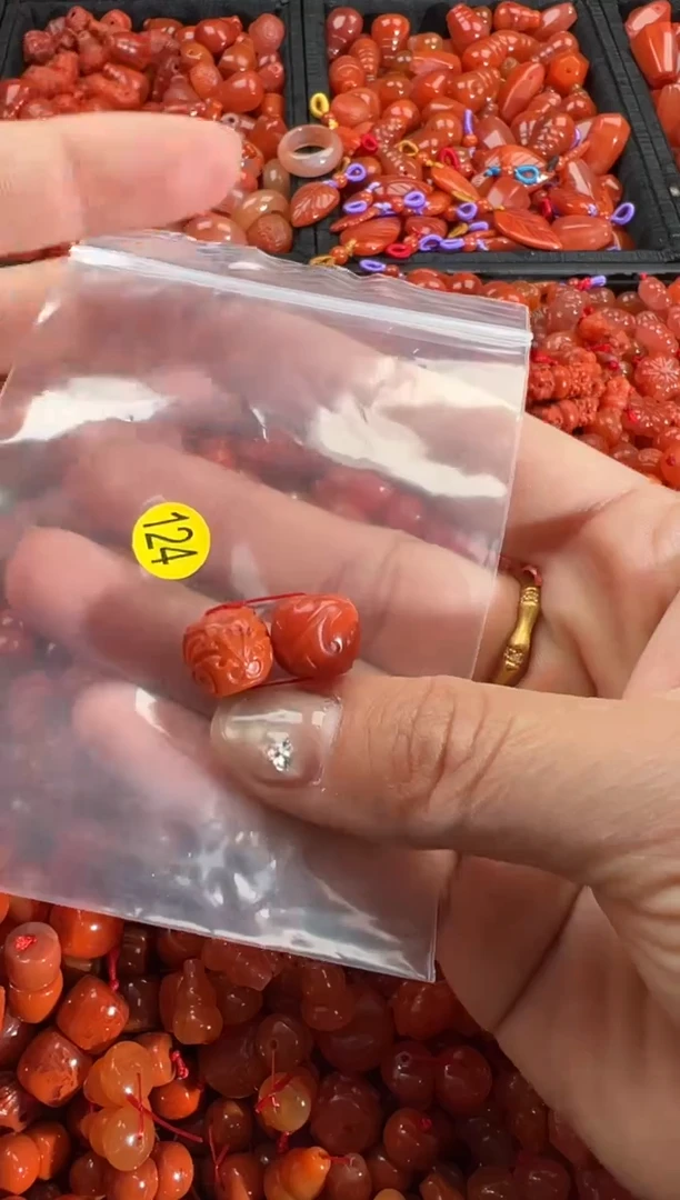 【闪购商品】南红玛瑙颈饰未镶嵌1