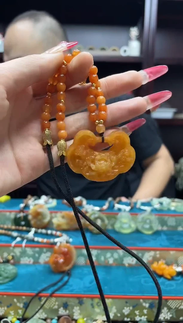 未镶嵌岫玉吊坠·