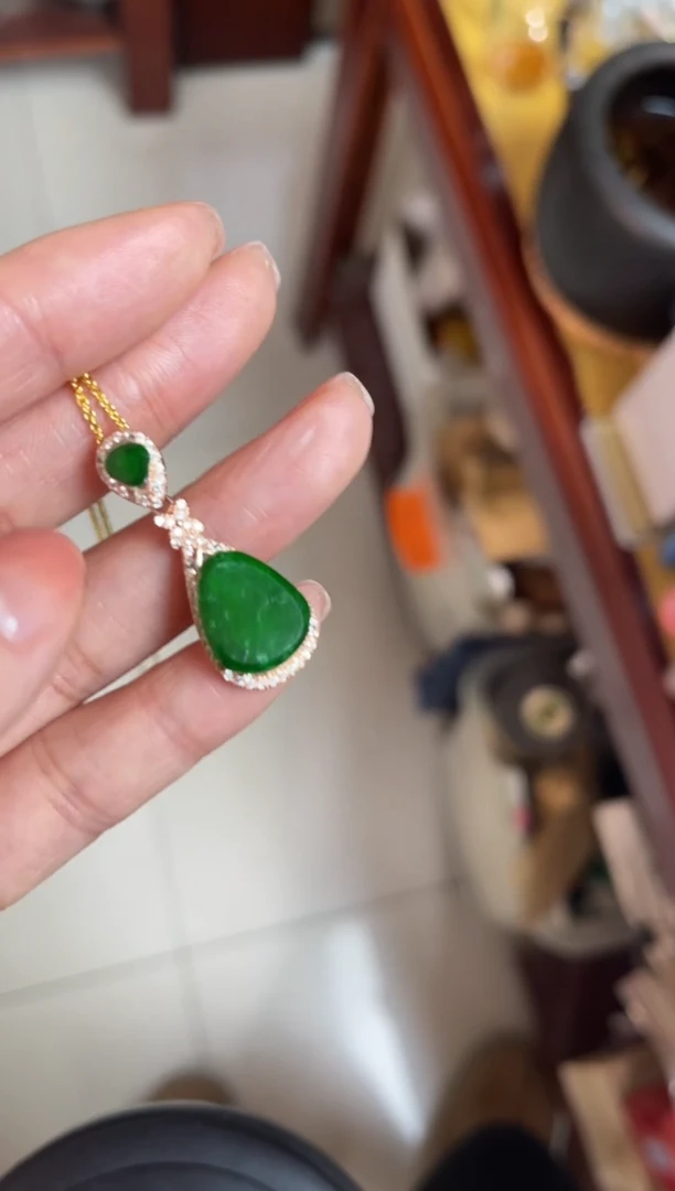 【闪购商品】翡翠吊坠(赠链)未镶嵌吊坠