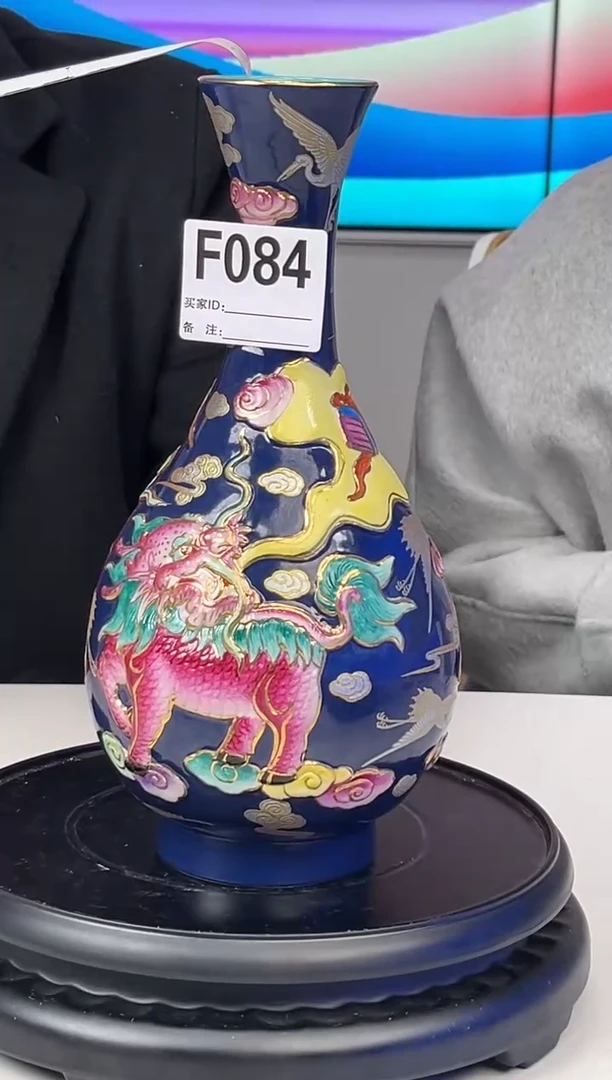 【闪购商品】摆件 景德镇陶瓷雕刻赏瓶084