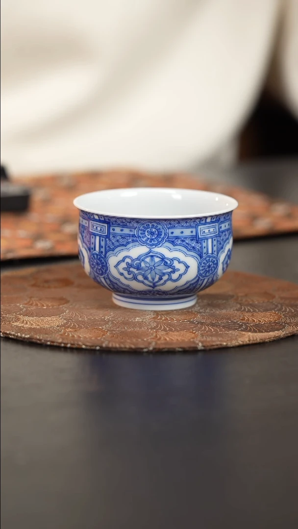 【闪购商品】杯看山柴窑青花图案杯