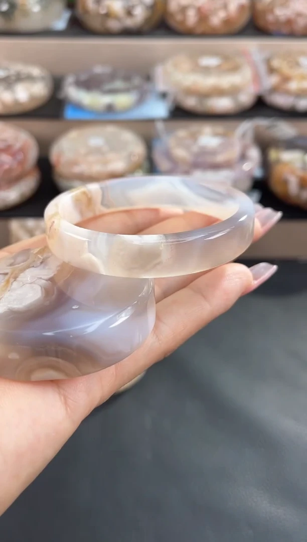 未镶嵌手镯石英质玉55