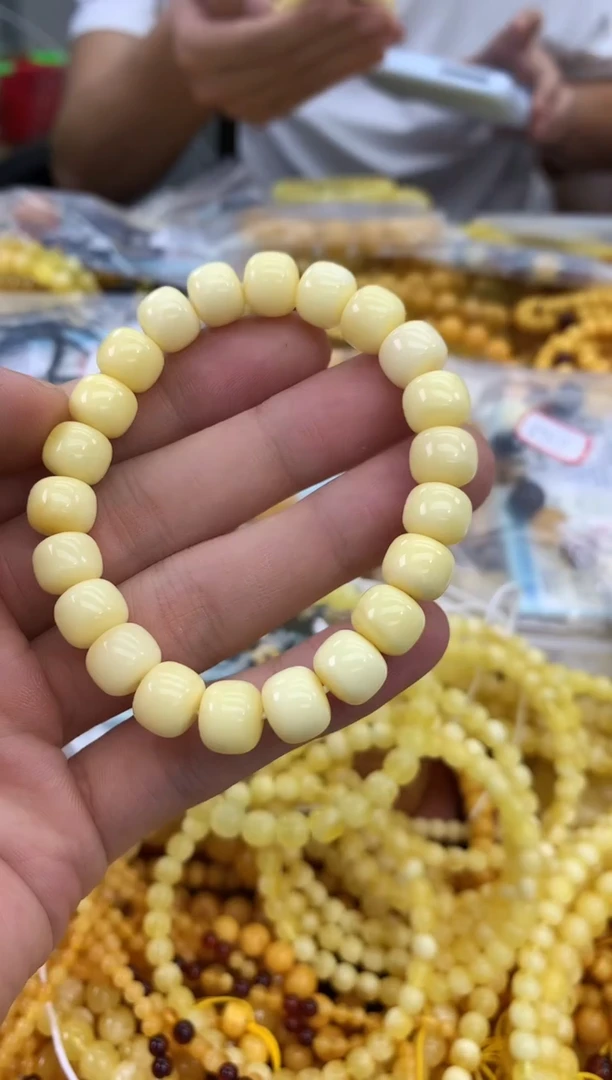 裸石琥珀未镶嵌手串