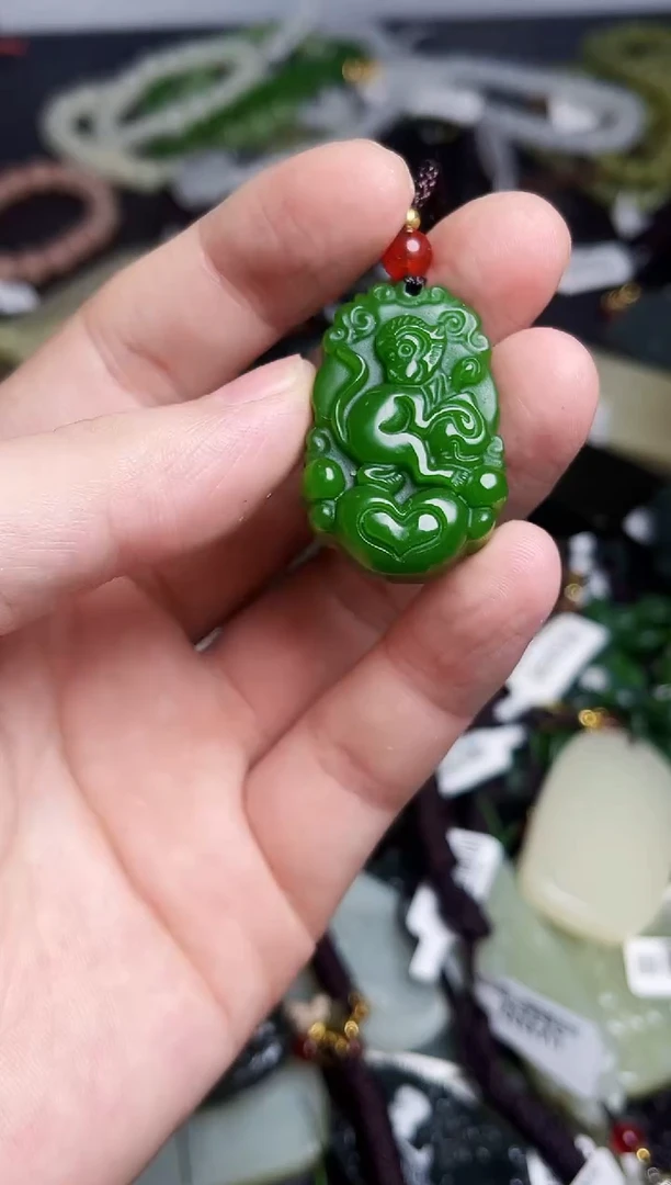 颈饰未镶嵌和田玉1