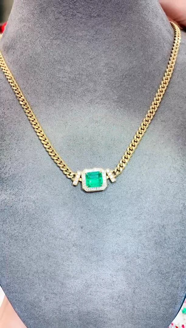 项链18K金镶嵌祖母绿2.55ct/天然宝石/七天无理由